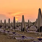 Beachside For Families And Friends 비비오네